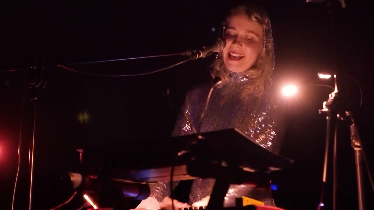 INA WEST - Błękitne Powietrze (Live in Planetarium)