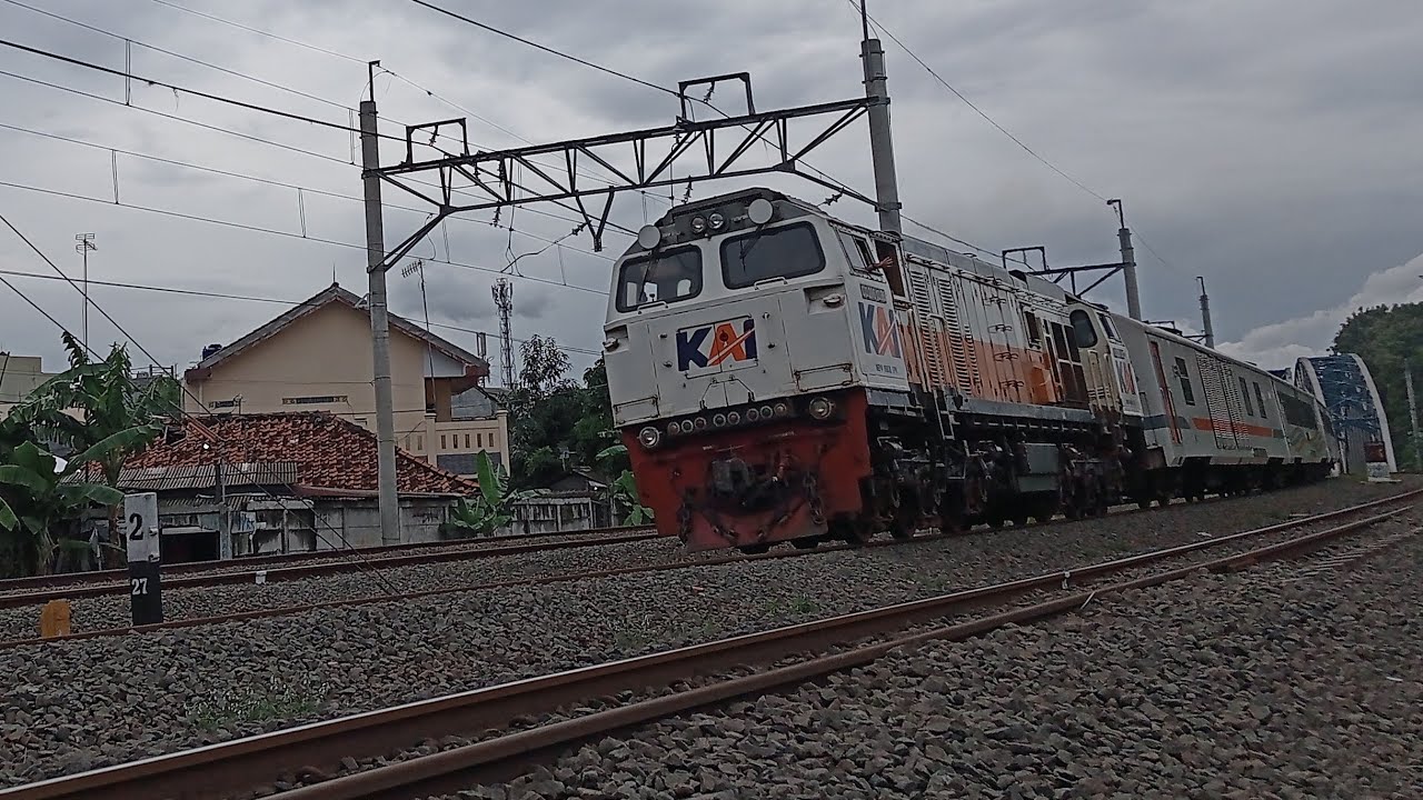HUNTING KERETA API DI JPL 81 BEKASI