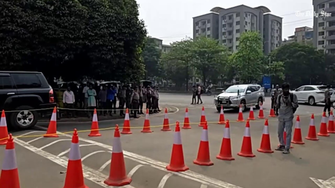 LIVE: ত্রয়োদশ জাতীয় সংসদের প্রথম অধিবেশনের যোগ দিতে আসতে শুরু করেছেন সংসদ সদস্যরা
