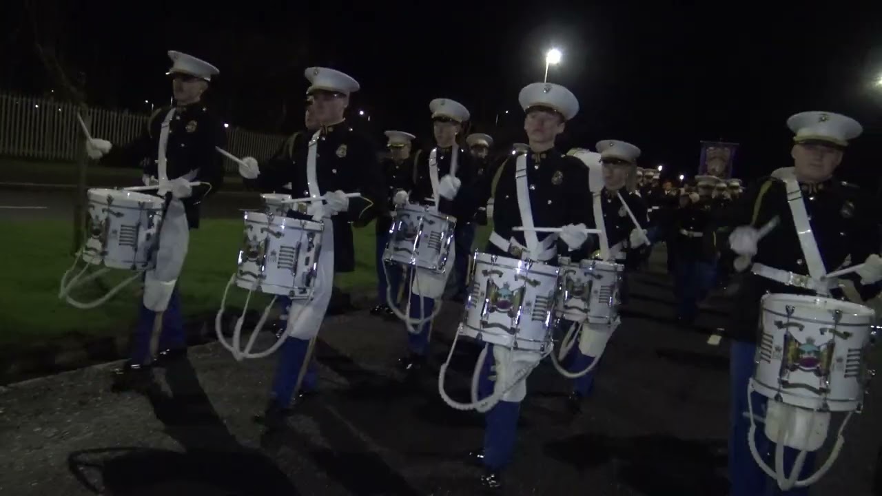 Mourne Young Defenders@Apprentice BoysofDerry MourneBranch Shutting of theGates Parade18-12-25Clip6