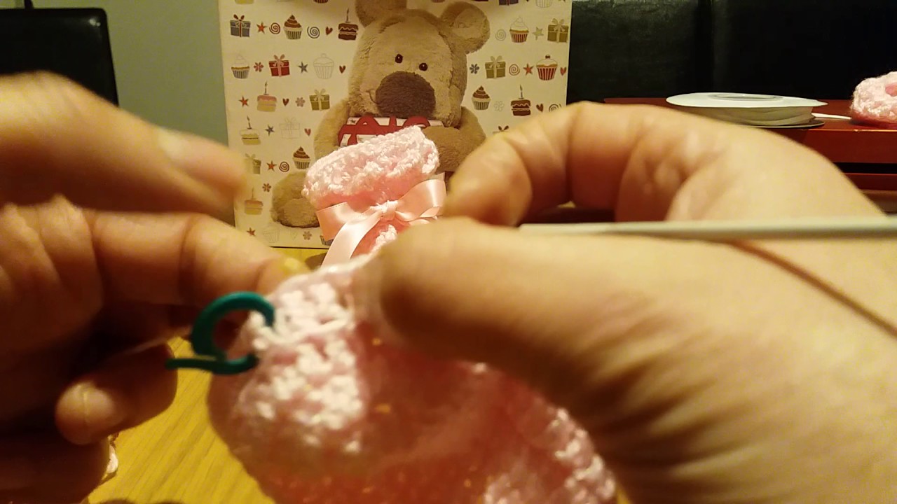 Bota rosa para bebr 0.3 meses em  croche .com Maria helena