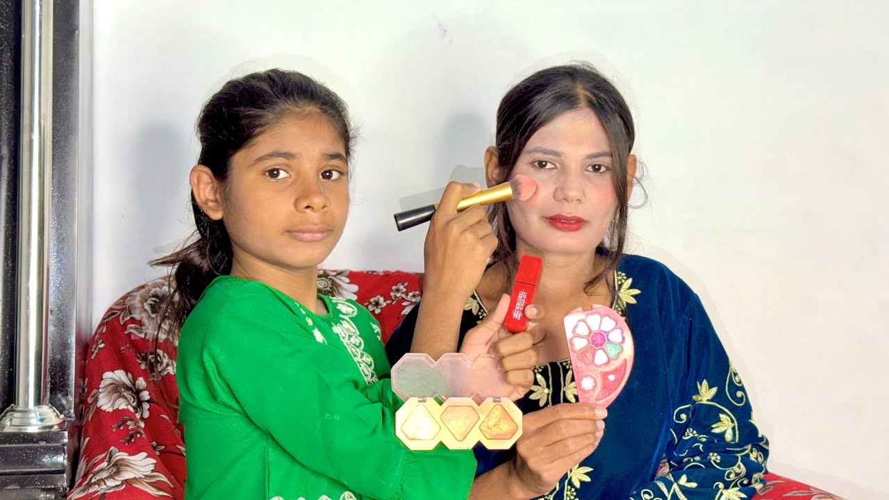 ASMR My Friend Makeup 💄 