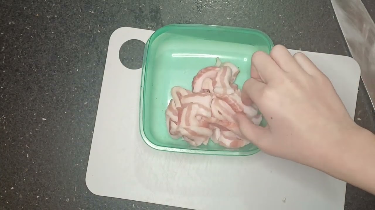 Making tteokbokki!