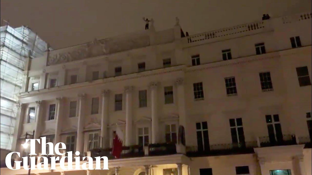 Man climbs Bahrain embassy in London to protest against executions