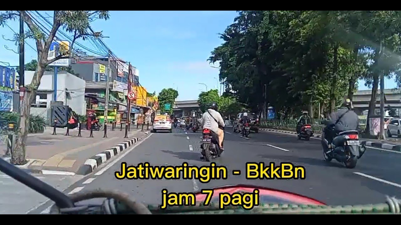 20221122 Selamat Pagi Jakarta Timur. Jalan Kalimalang arah DI Panjaitan Ramai Lancar