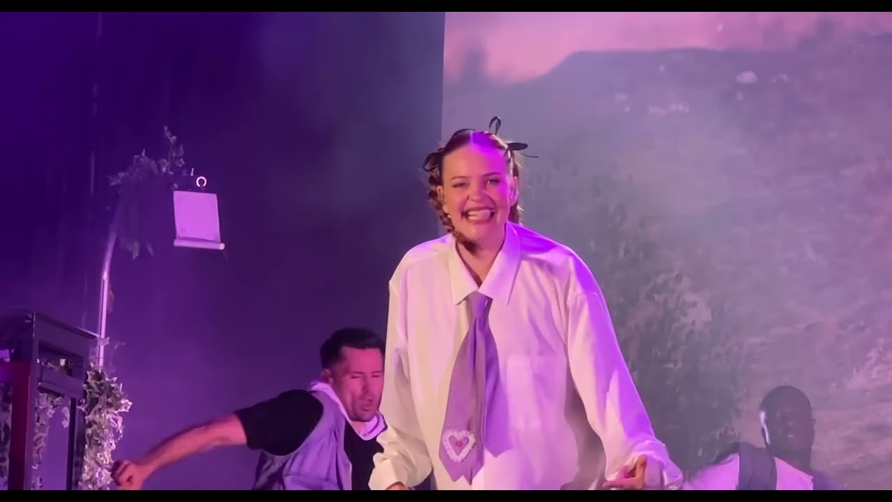 ANNE MARIE - ROCKABYE - CARDIFF CASTLE- 27/724