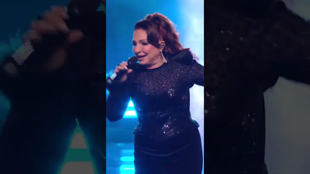 CONGA LIVE AT AMA 25 | CONGA | GLORIA ESTEFAN | MIAMI SOUND MACHINE | AMERICAN MUSIC AWARDS