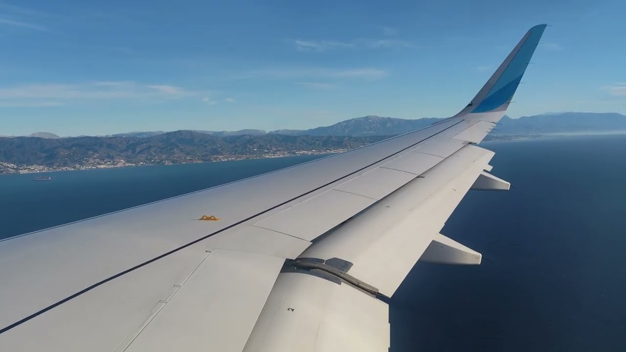 Approach and landing at Málaga Pablo Ruiz Picasso Airport (AGP), Spain