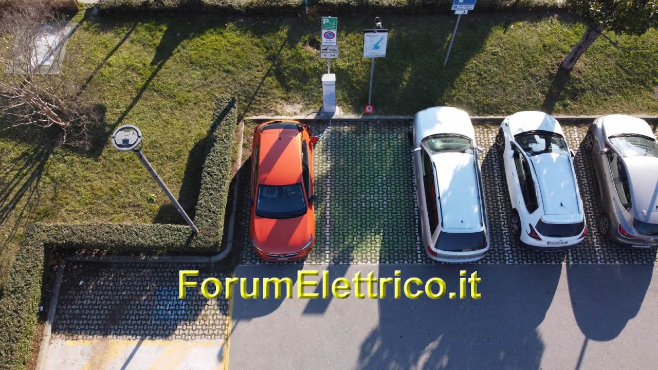 Colonnina Garda Uno 22 kW Desenzano del Garda BS Viale Francesco Agello 13/A Rivoltella del Garda