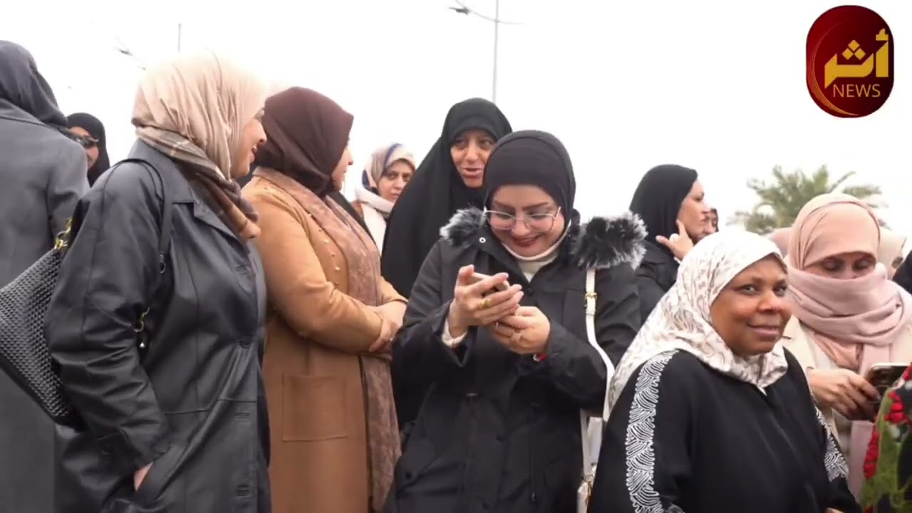 موظفو الجامعة يخرجون بوقفة احتجاجية رفضًا لقطع رواتبهم . https://athrnewz.com/#أثر_news