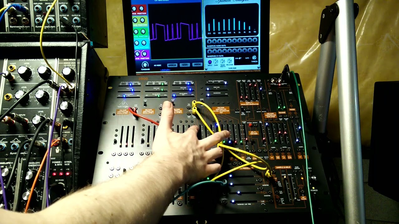Behringer 2600 Sine/Triangle 
