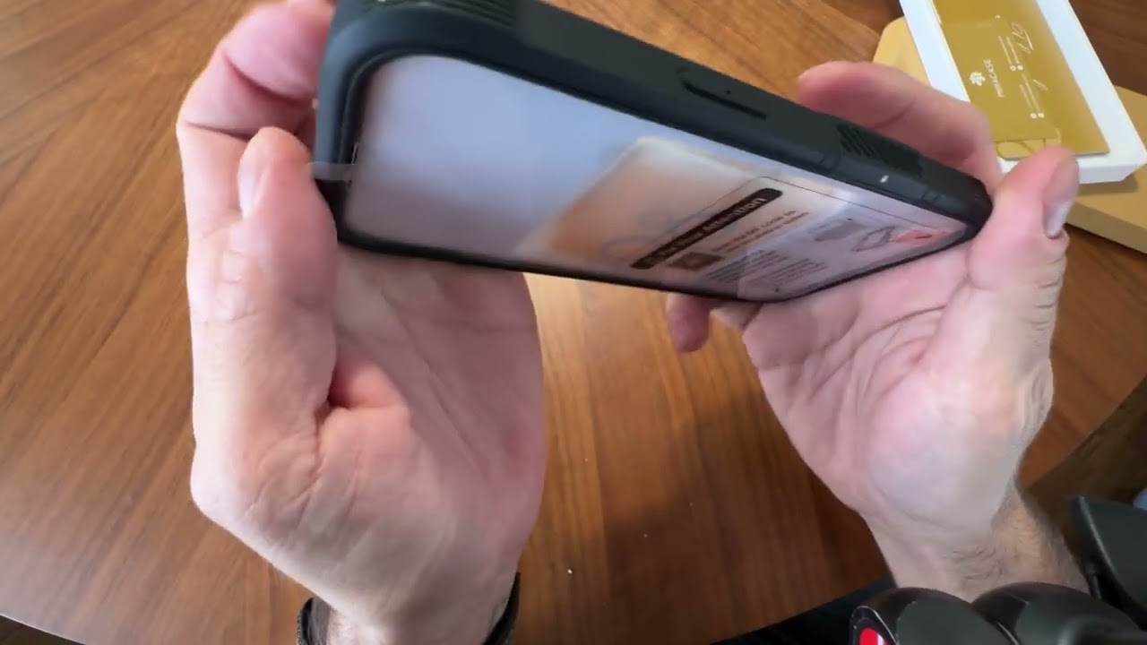 Review of the Miracase Magnetic Clear Case for iPhone 16 Pro