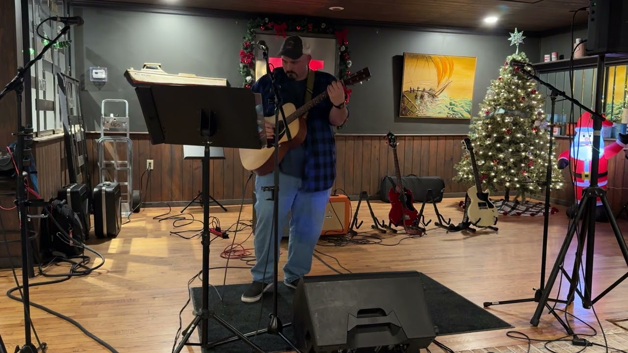 Jonathan 1  December 10, 2025 @MobjackTavernOpenMic #jonathan