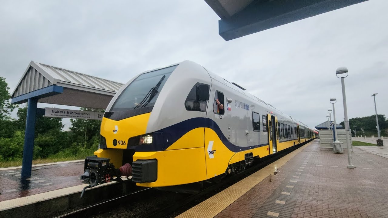 2 DART Silver Line DMUs 906 & 908 at CentrePort Station