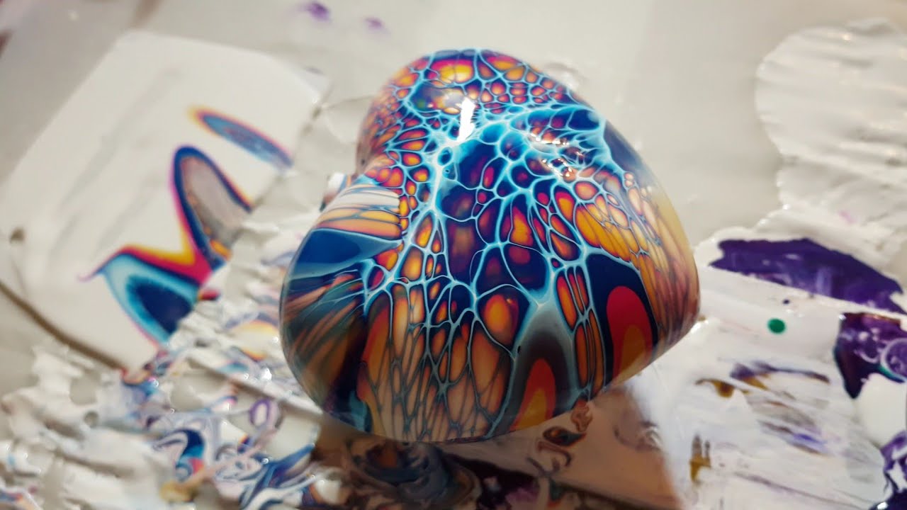 Bloom Technique on Christmas Ornaments - Acrylic Pouring Techniques