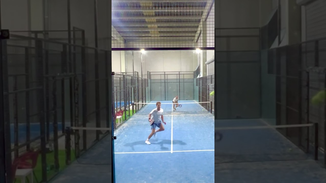 Smash return in singles Padel! 1v1 padel is actually very fun! #padel #padelsmash