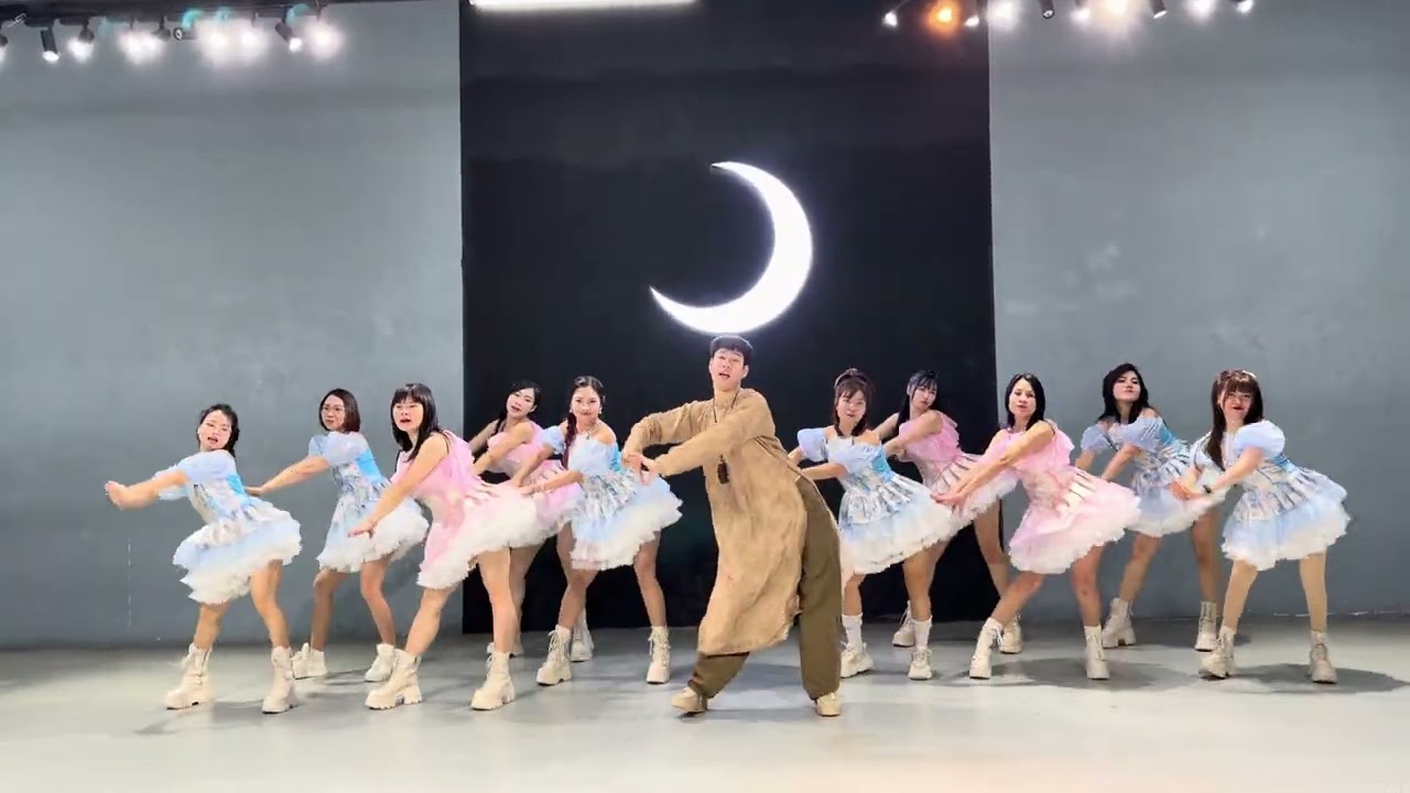 Chàng trai sơ mi hồng/ choreo: Thuận ZiLo