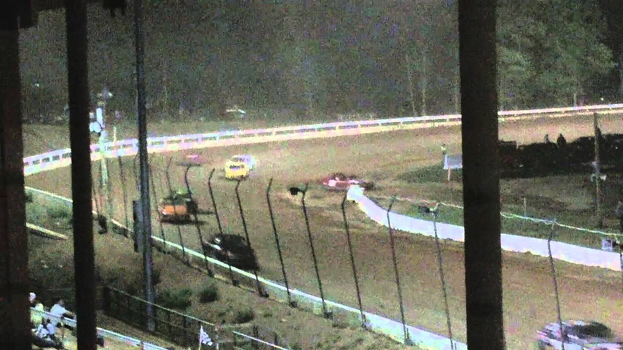 4 cylinder Feature at The Bedford Speedway 5-15-15