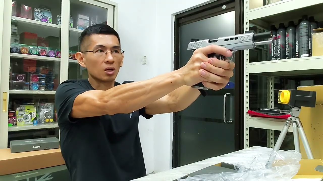 Testing an Ascend Kimber Rapide Black Ice Airsoft Gas Blowback Pistol