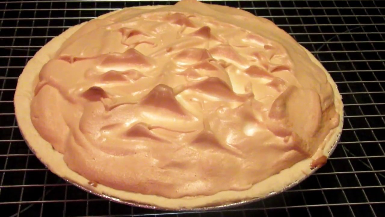 How To Make Lemon Icebox Pie (Easy Recipe)