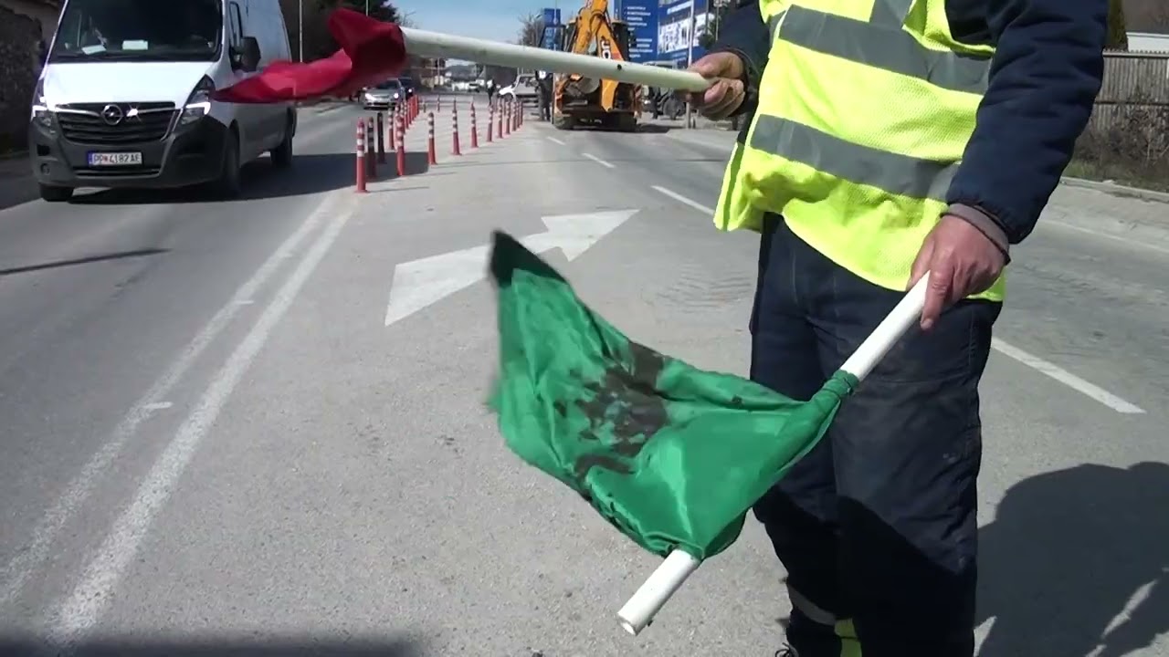 Tv Tera Bitola   Gradezna mehanizacija go zabavi soobrakjajot na patot kon Dovledzik 24 02 2026