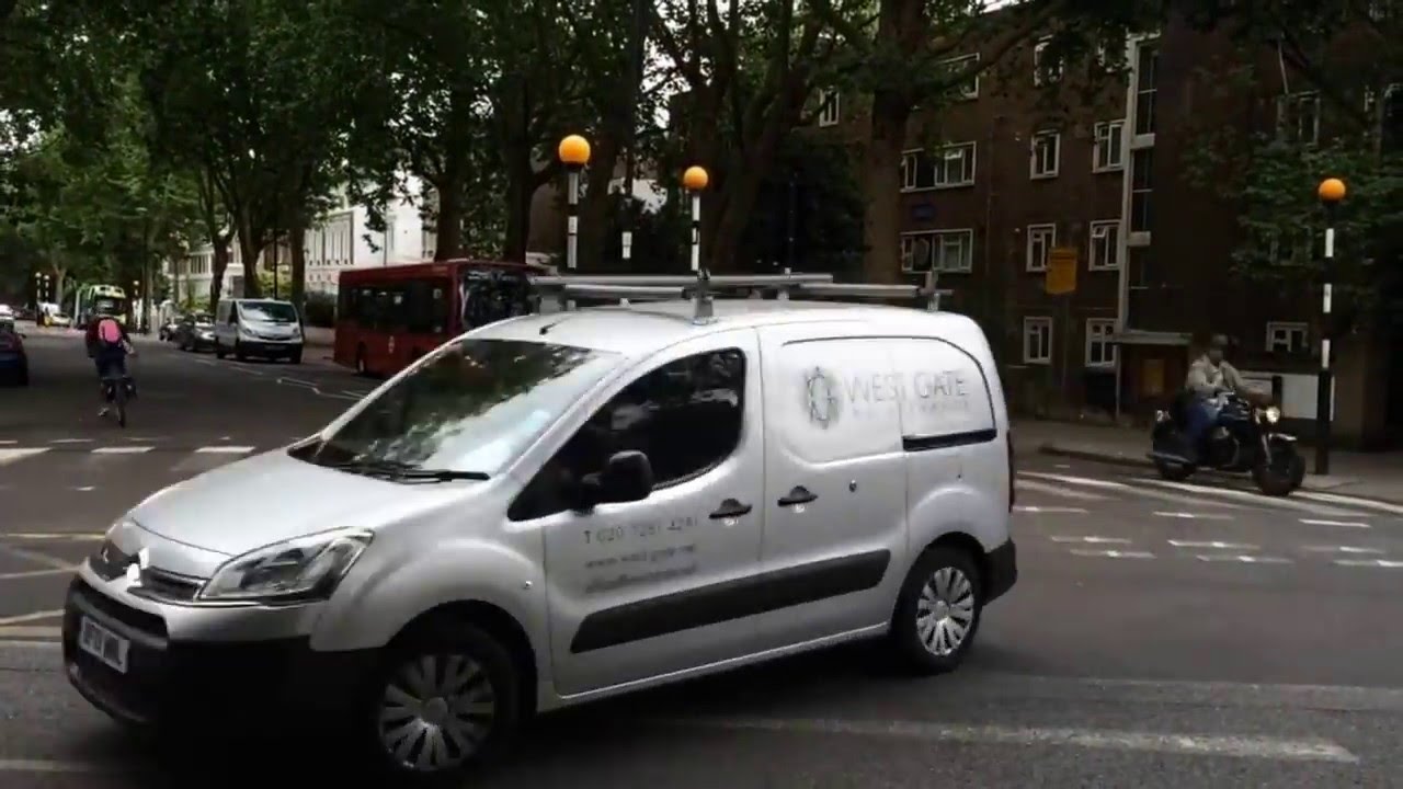 Highbury Grove x Highbury New Park - traffic timelapse