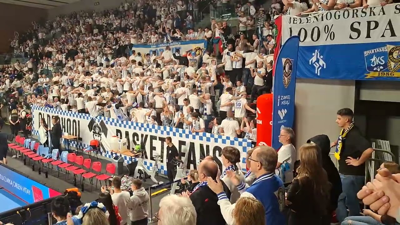 Doping Kibiców Górnika Wałbrzych na meczu ze Stalą Ostrów Wielkopolski