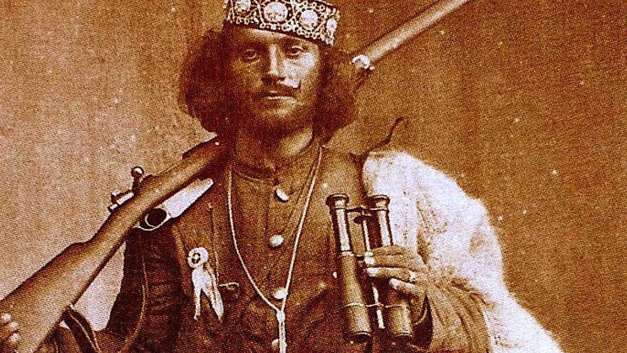 &Ccedil;&Euml;R&Ccedil;IZ TOPULLI: ALBANIAN HERO