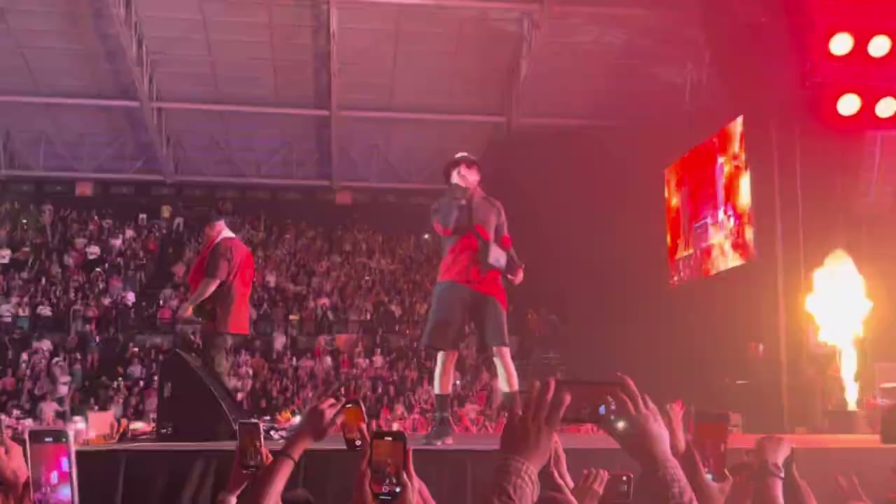 WISIN Y YANDEL SI TU CUERPO ME  PIDE UN DESEO -EN LO OBSCURO LA ÚLTIMA MISIÓN WORLD TOUR ARENA VFG