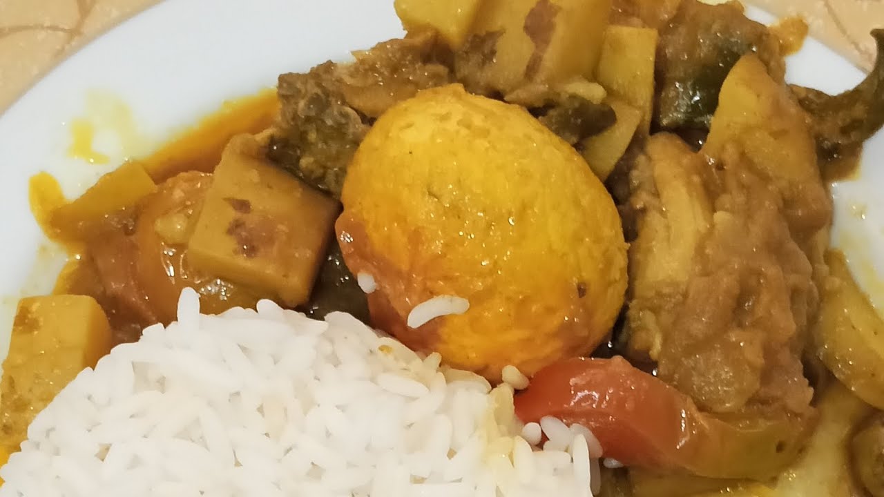 ডিম আলুর তরকারি দিয়ে ভাত খেলাম। 