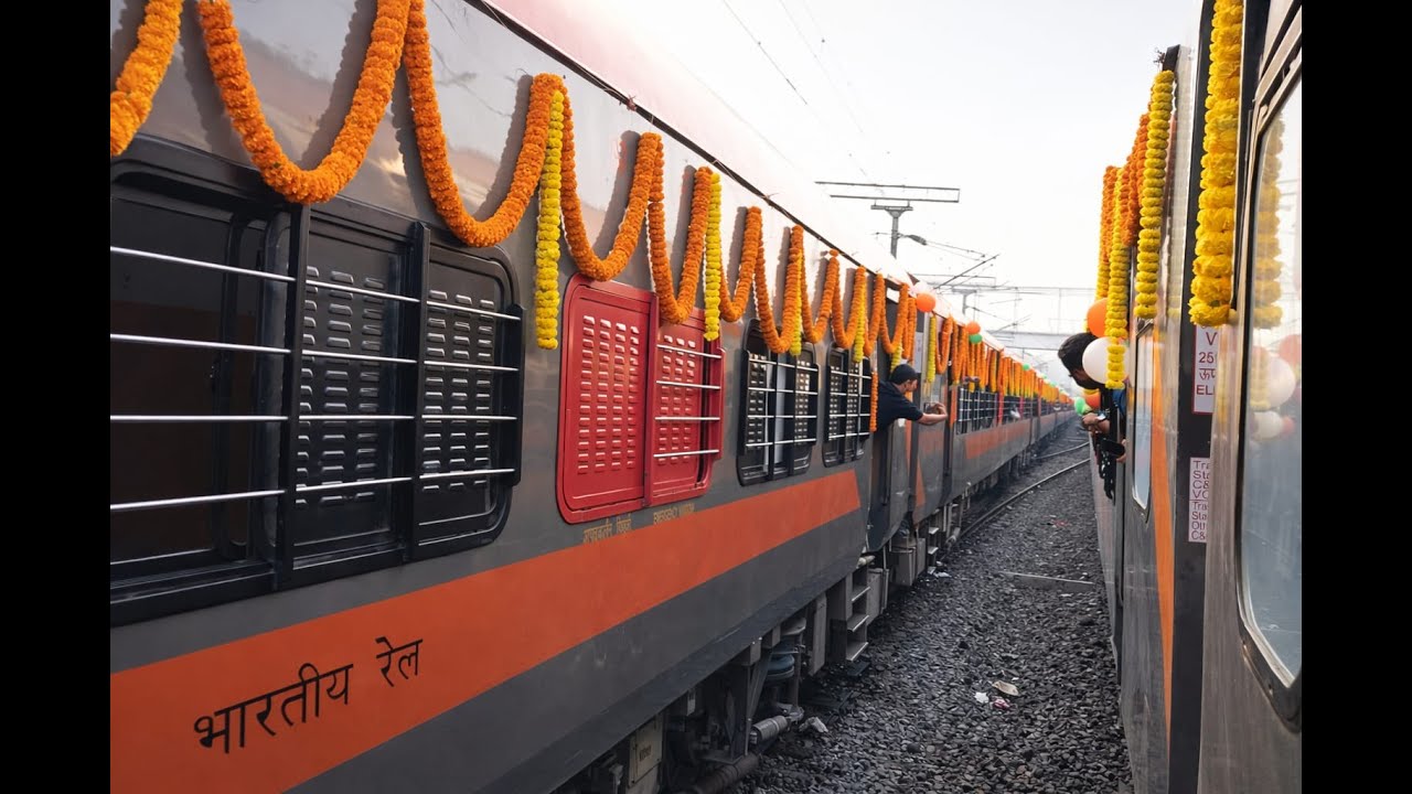 Amrit Bharat vs Amrit Bharat 🚆🔥 | Rare Parallel Run from Santragachi!