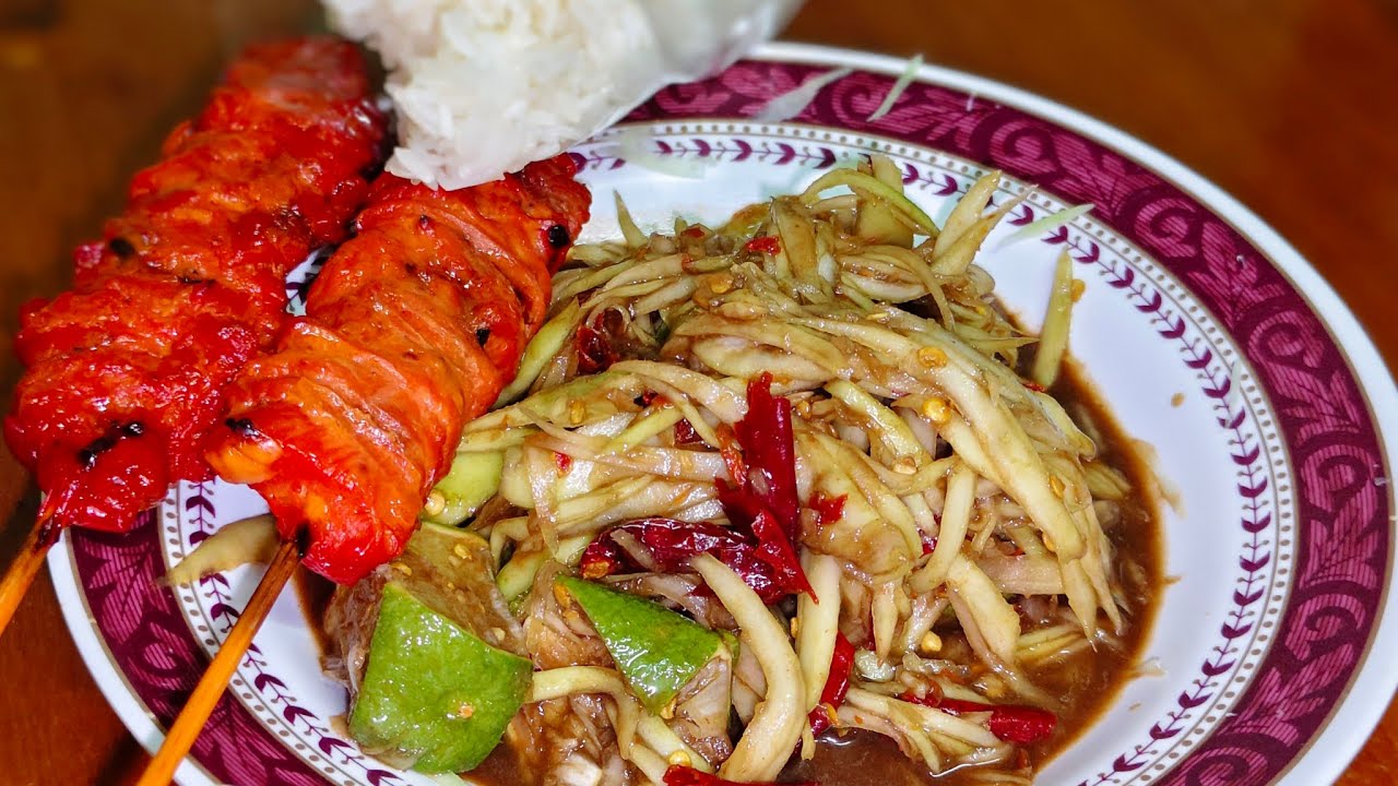 ส้มตำปลาร้าแซ่บนัวส์ทำเองไก่ย่างข้าวเหนียวมื้อเย็นเข้ากันขนาด