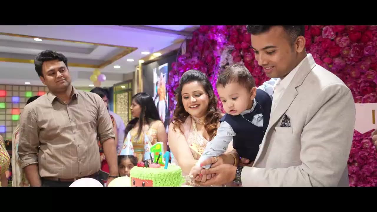 FIRST birthday cake smash turn into the FUNNIEST & CUTEST moment ever!