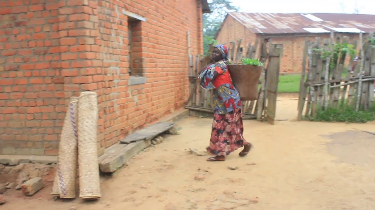 FARA FARA A KUIMBA AU MAYOMBE UNE AMBIANCE TOTALE AVEC LA FAMILLE DE PAPA PLACIDE NSUAMI
