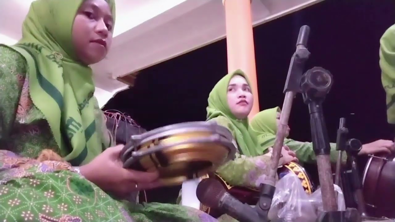 Hadroh Mak Iyah (Bersama ibu-ibu Muslimat)