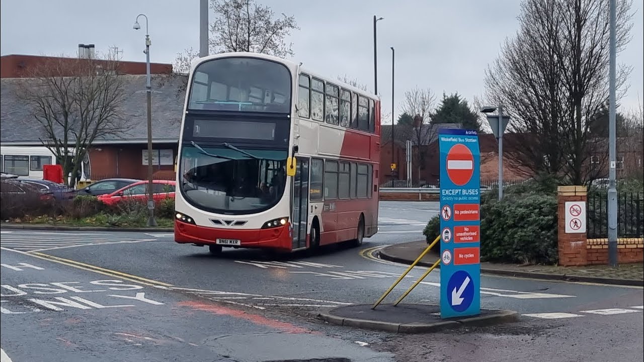 Yorkshire Buses Wright Gemini 2 Volvo B9TL (BN61 MXR) on 116