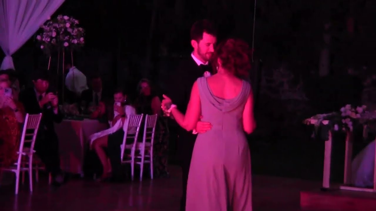 Baile Novio con Mamá | DJ Services