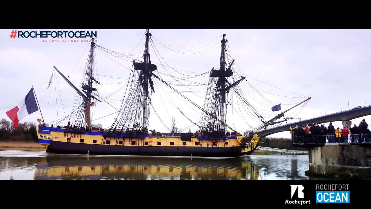 L'Hermione quitte son port d'attache Rochefort pour son voyage 2018