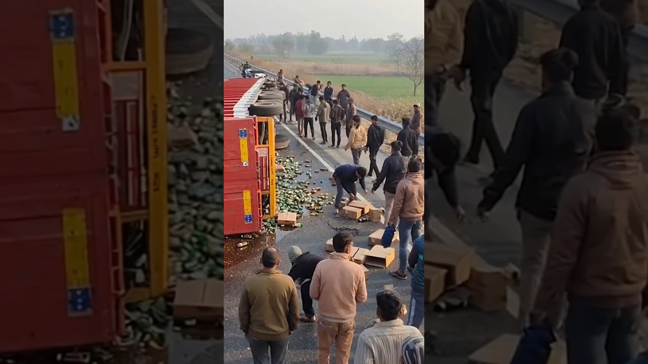 Mathura Bypass Par Sharab Se Bhara Truck Palta 😱 | Bottle Utha Kar Bhagne Lage Log, #Mathura #Viral