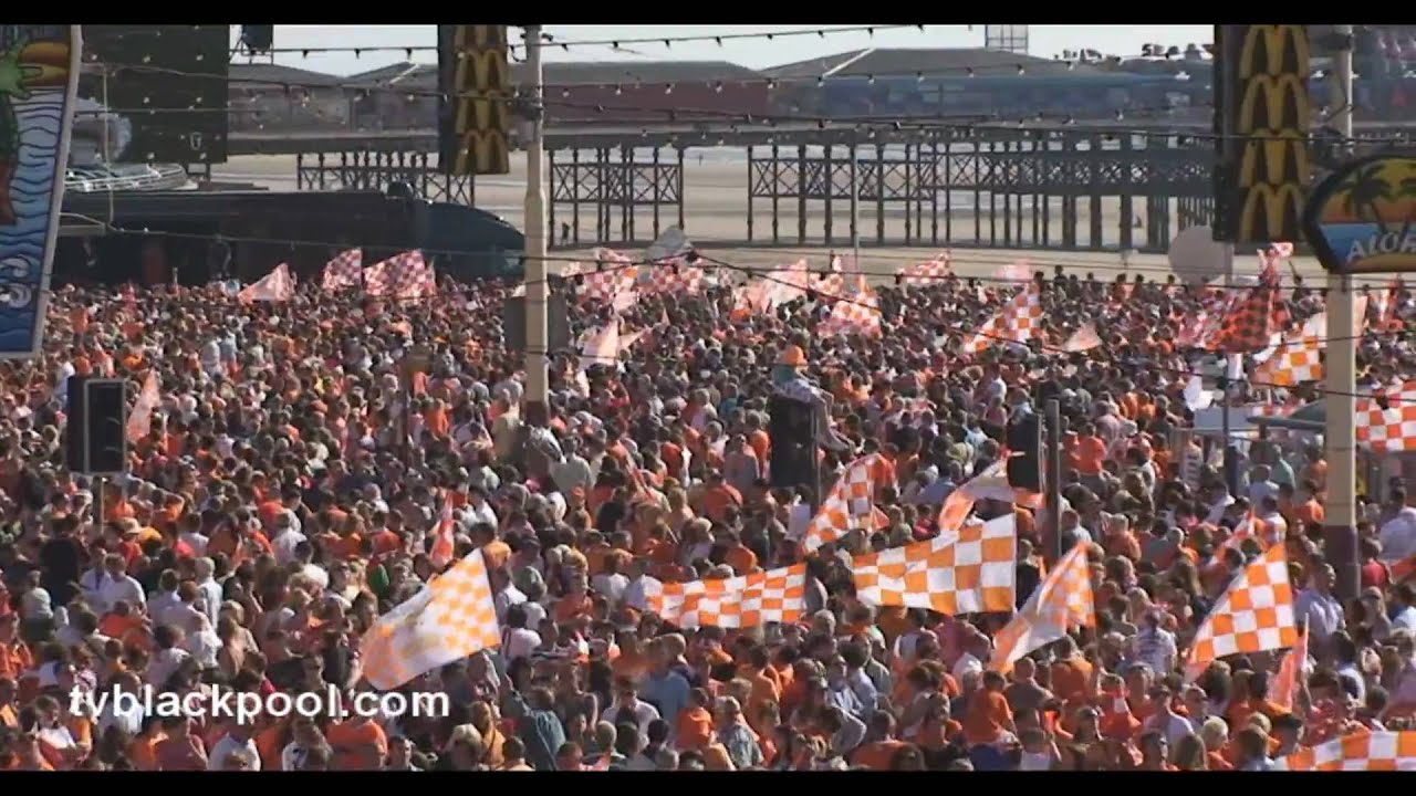 Blackpool FC parade on the promenade www.tvblackpool.com