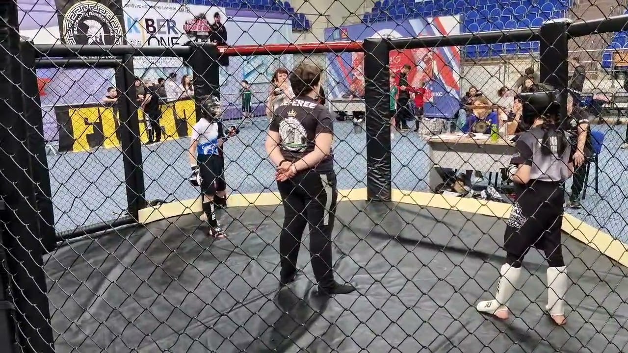 Победа была досрочной . Получился скандальный бой 👊 🤼  Терминатор сломал стальной щит 😄
