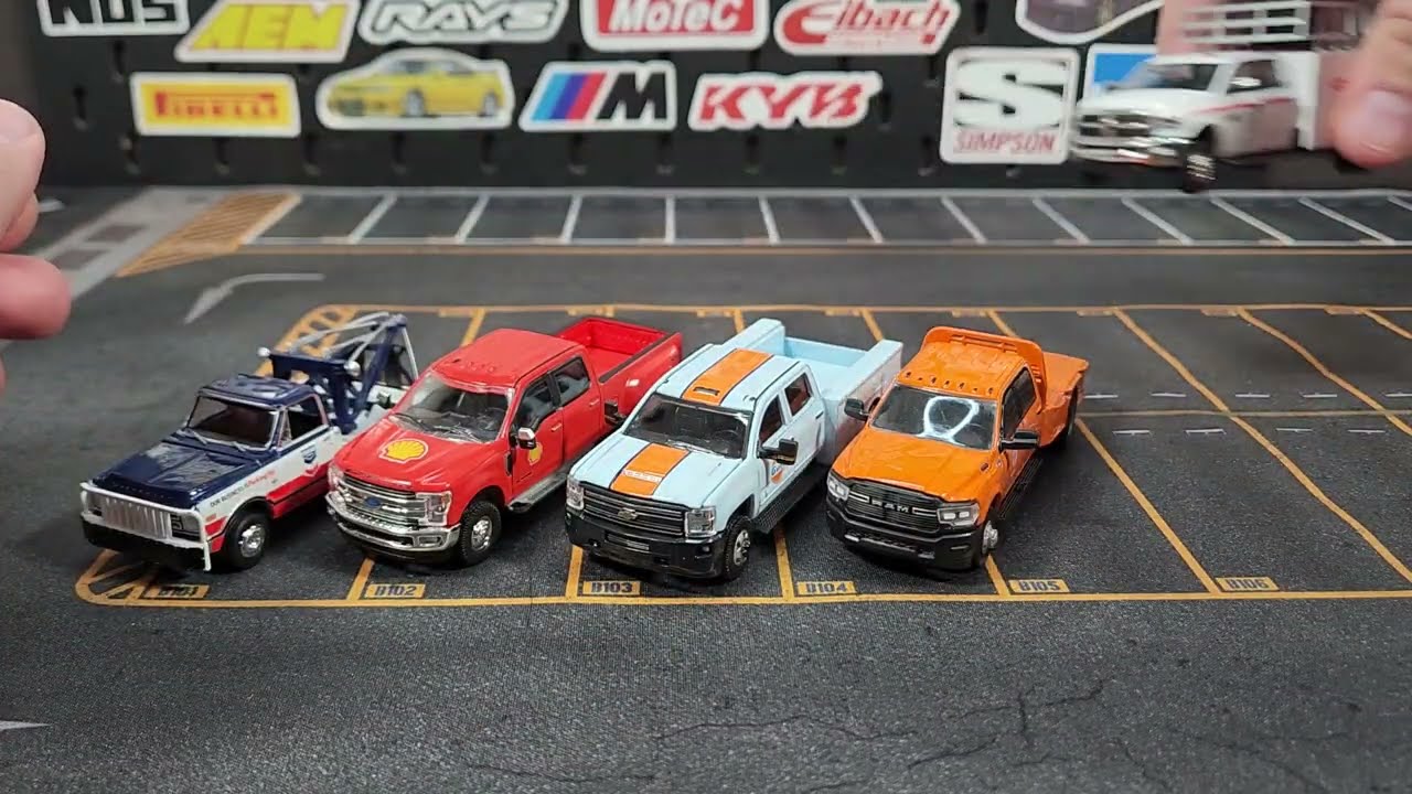 Unboxing: Greenlight Dually Drivers Series 13