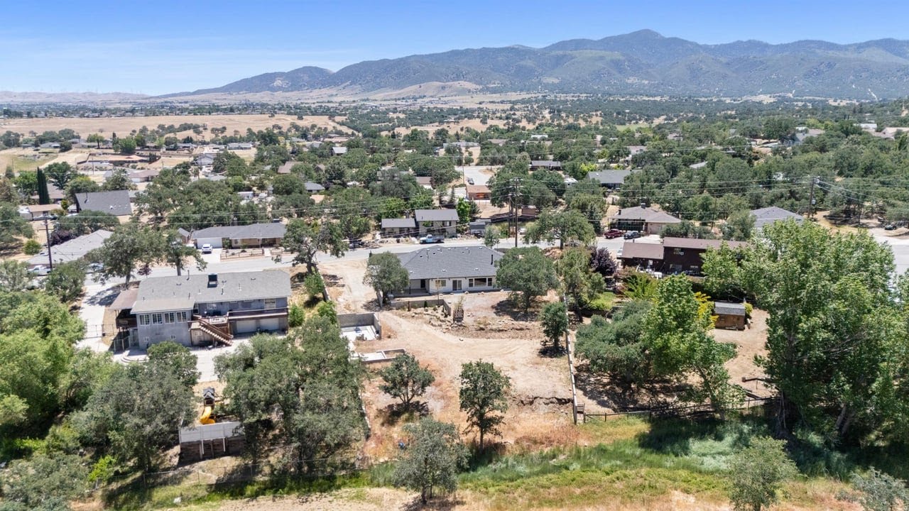21305 Country Club Dr , Tehachapi, CA