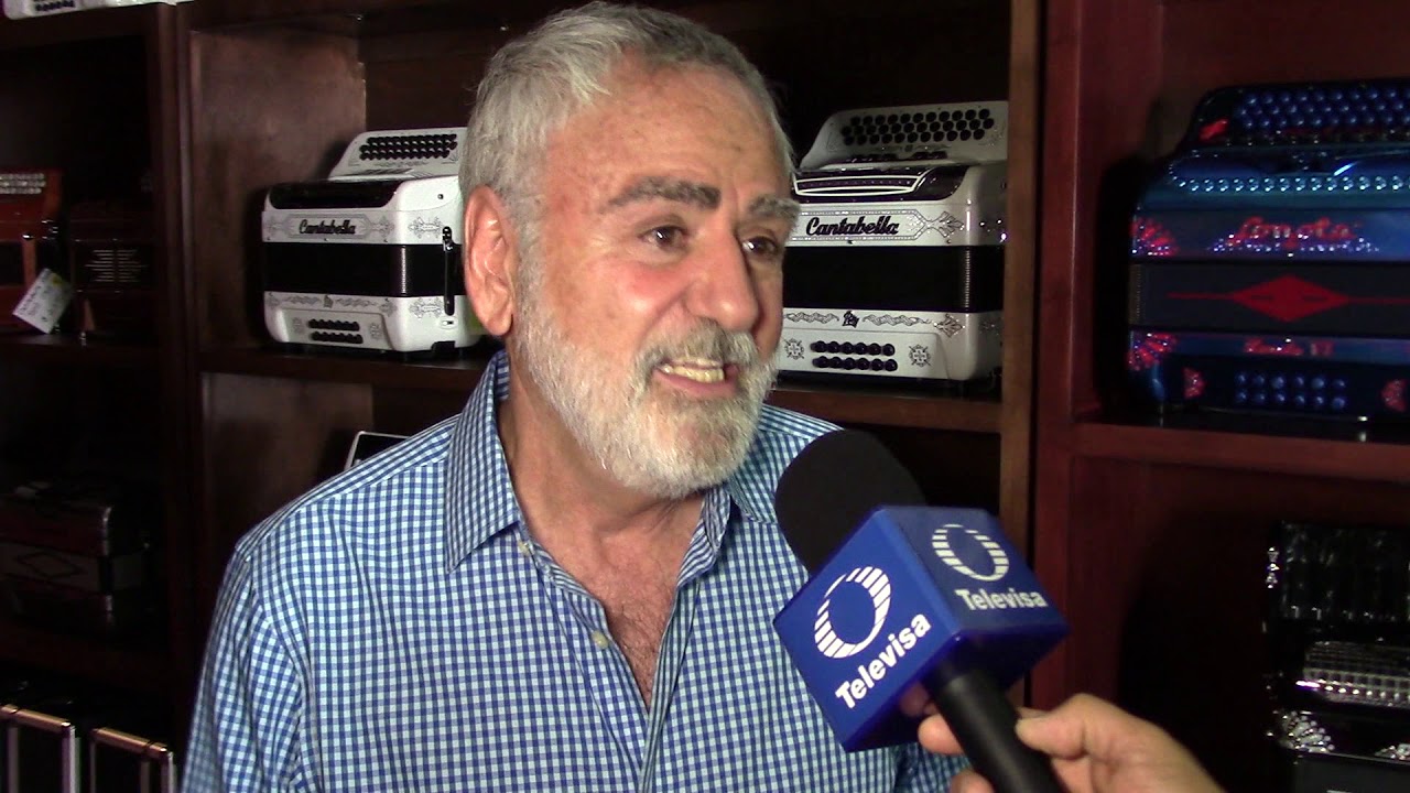 SR. ALBERTO KREIMERMAN de Hermes Music en Triunfo Show Room - Acordeones  y Bajo Sextos  Jul 2019