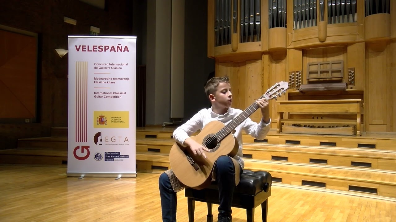 10-Year-Old Classical Guitarist Plays Soleares – K. Süsser 🎸 | Matej Radjenovic