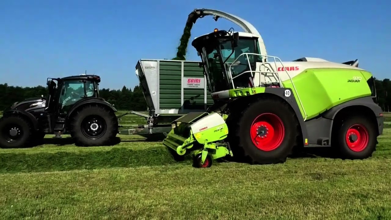 Grassilage 2023 der 2. Schnitt das häckseln mit Claas Jaguar 970 u. Claas PU 300 Pick Up