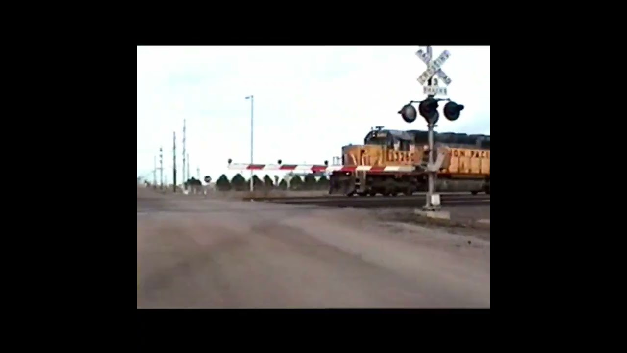 UP 3260 leading manifest train west in Gibbon and Kearney 