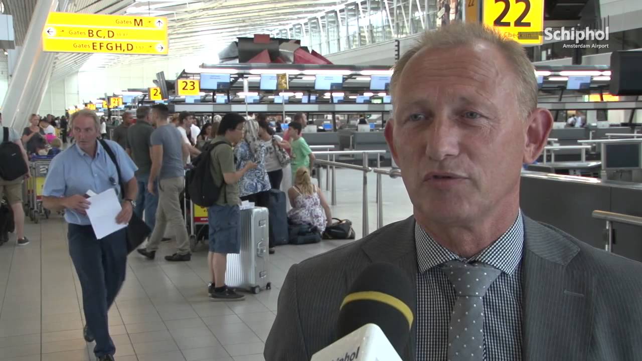 Zomerse drukte op Schiphol - 1