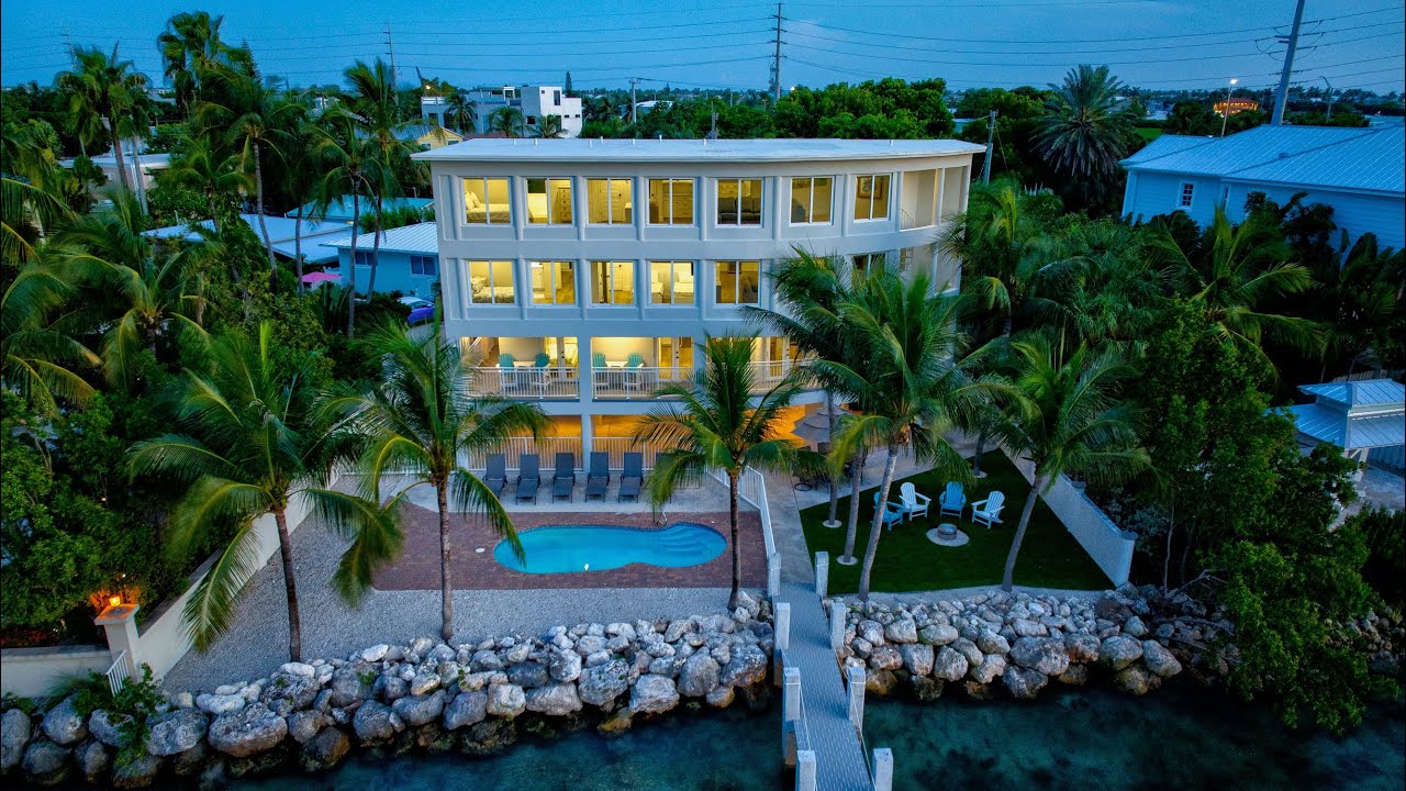 Villa Blanca | 6-Bedroom Waterfront Luxury Home in Marathon, Florida Keys