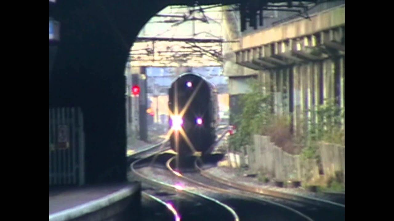 FGW 'Fag Packet' Livery 57603 hauls A MK3 Coach Through Ealing Broadway Working 5Z70